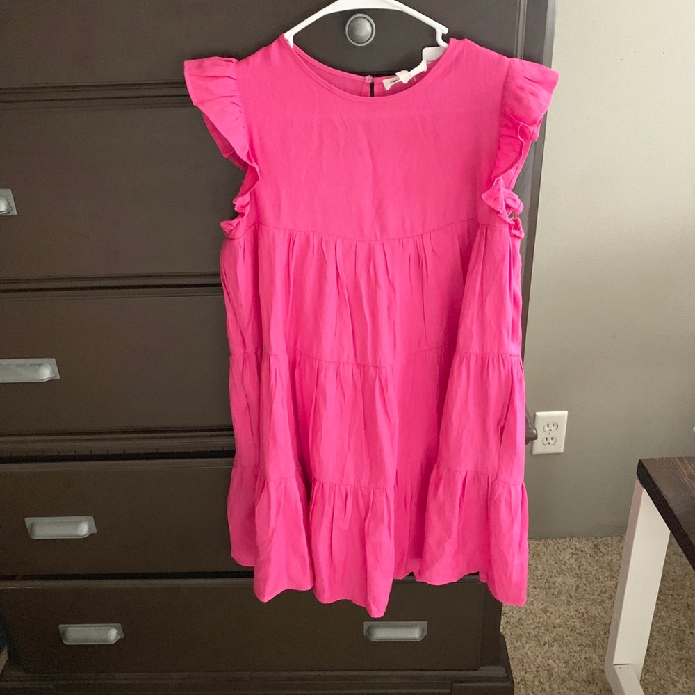 Hot pink tiered dress!